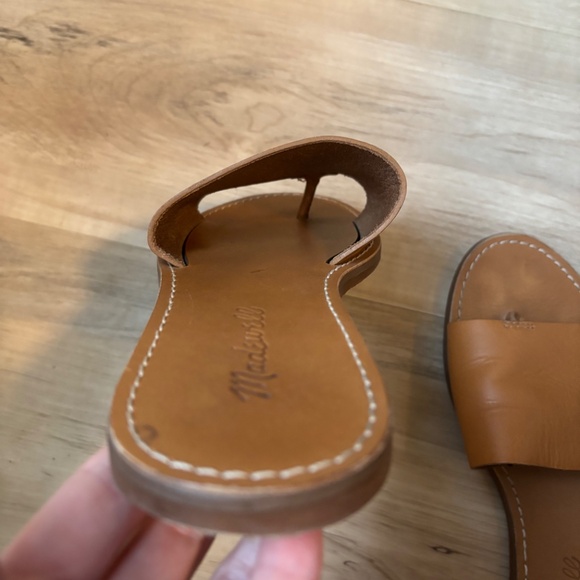 Women’s size 6.5 made well sandals - Picture 3 of 3